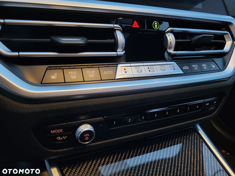 BMW Seria 3 320d Touring xDrive M Sport - 28