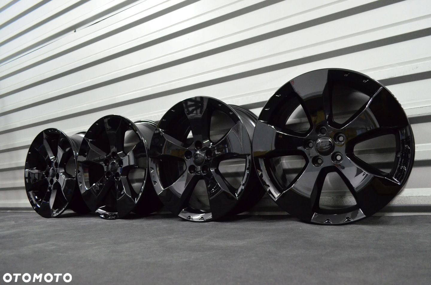 Felgi 5x100 R17 SUBARU Forester Impreza Legacy Outback Trezia - 2