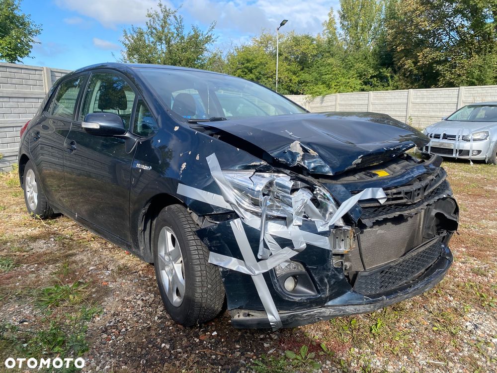 Toyota Auris 1.8 HSD Luna - 2
