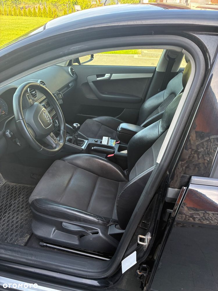 Audi A3 Sportback 2.0 TDI DPF Ambiente - 7