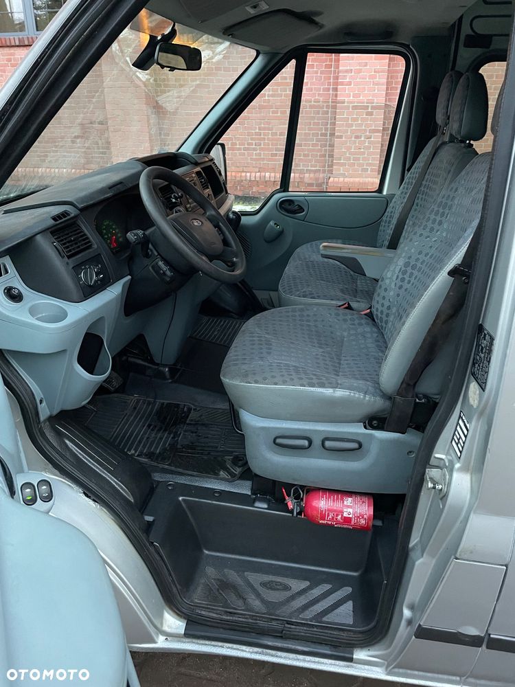Ford Transit - 12