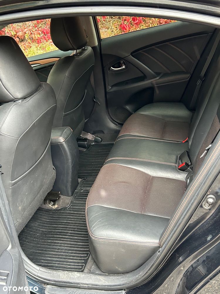 Toyota Avensis 1.8 Premium MS - 10