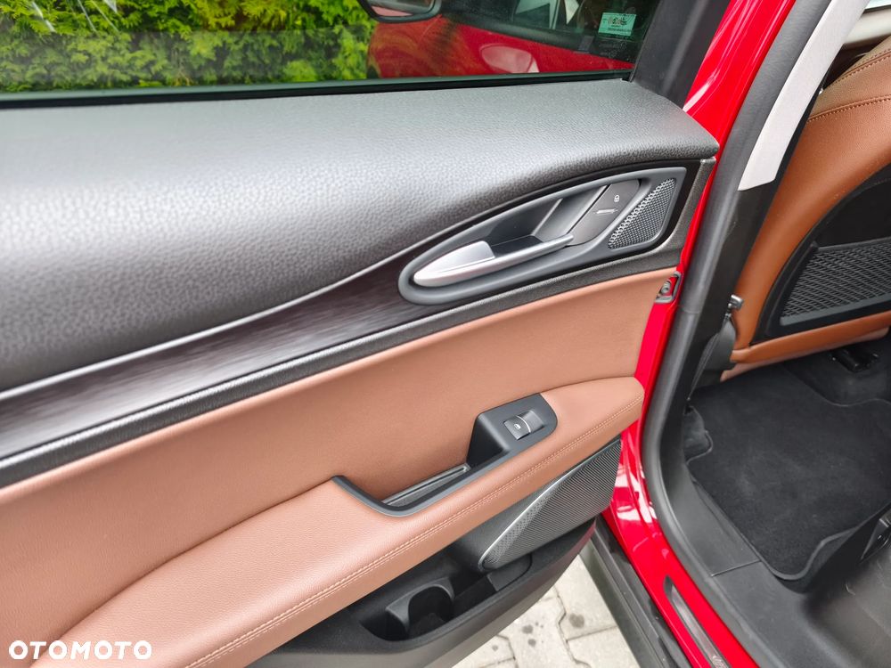 Alfa Romeo Stelvio - 18