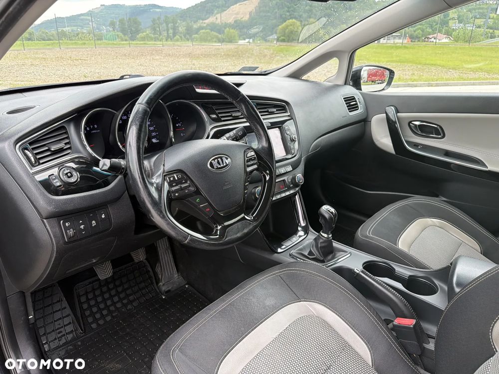 Kia Ceed 1.6 GDI L Business Line - 10
