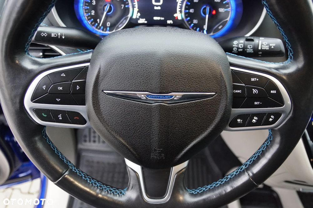 Chrysler Pacifica - 18