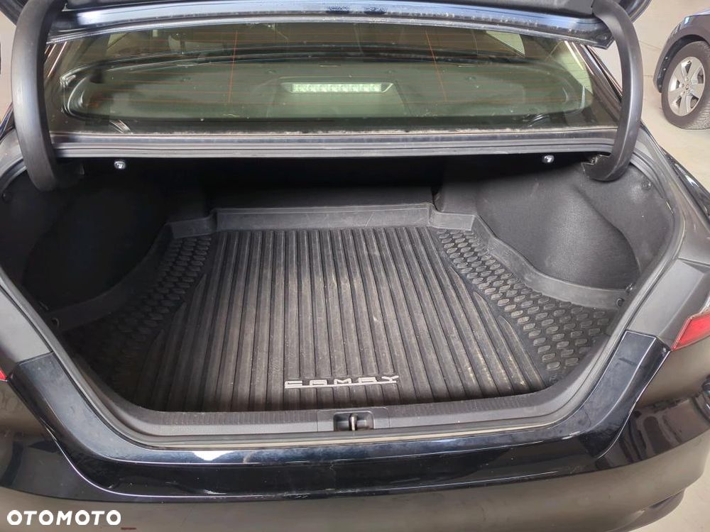 Toyota Camry 2.5 Hybrid Comfort CVT - 17
