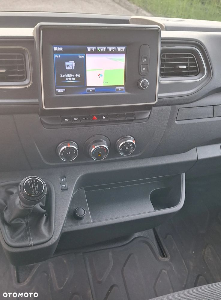 Renault Master III - 11