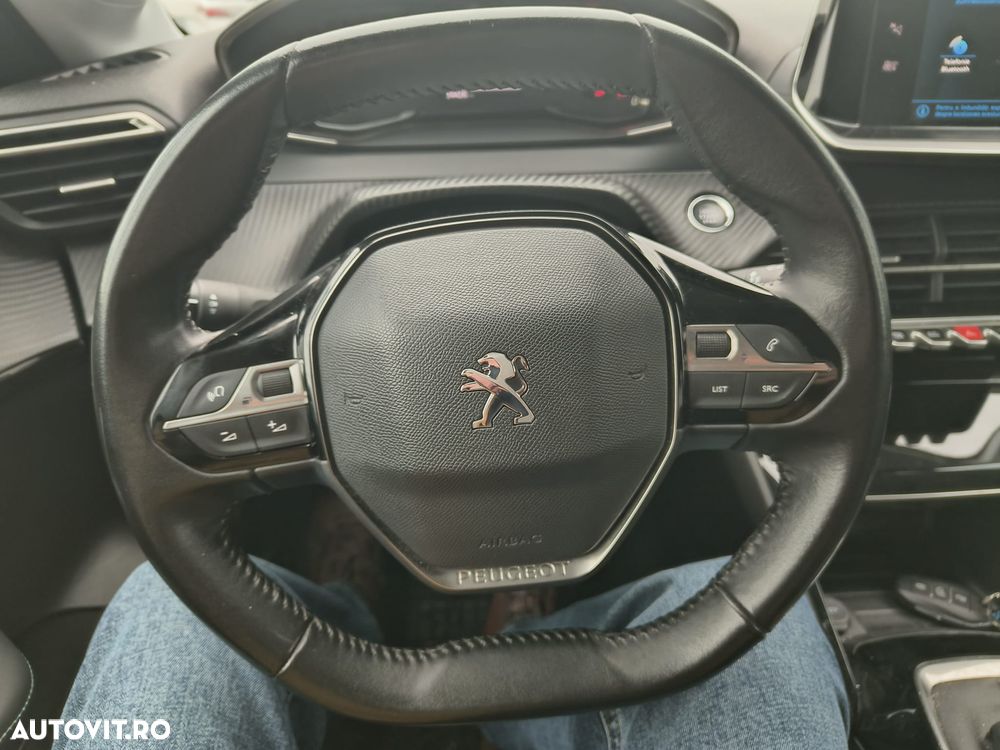 Peugeot 208 1.2 L PureTech STT Allure - 15