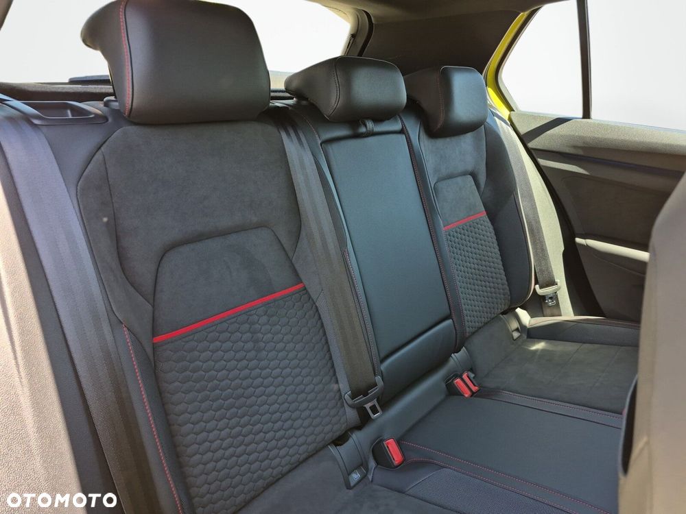 Volkswagen Golf - 14