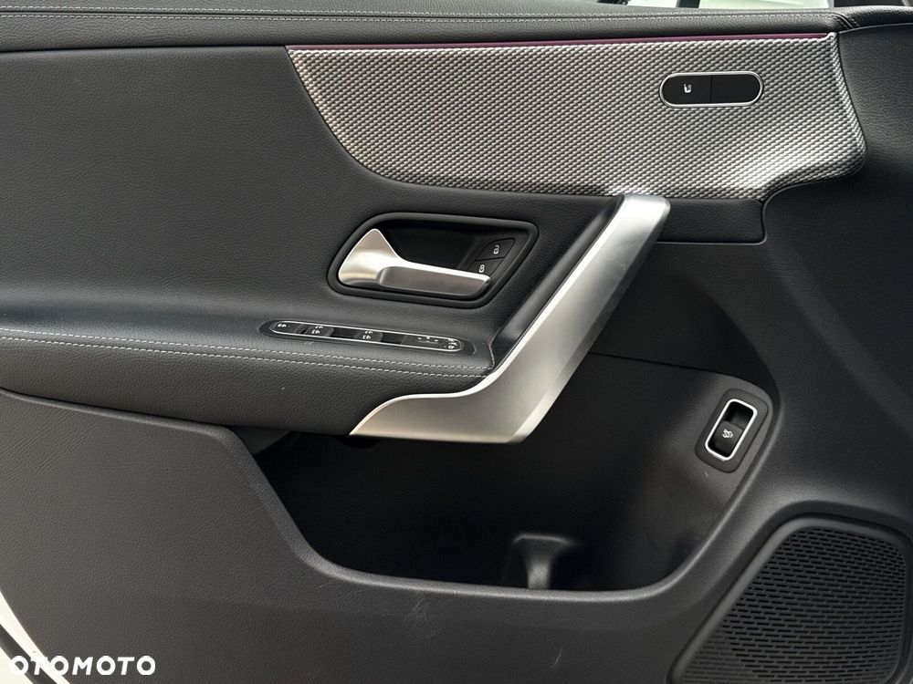 Mercedes-Benz CLA - 10