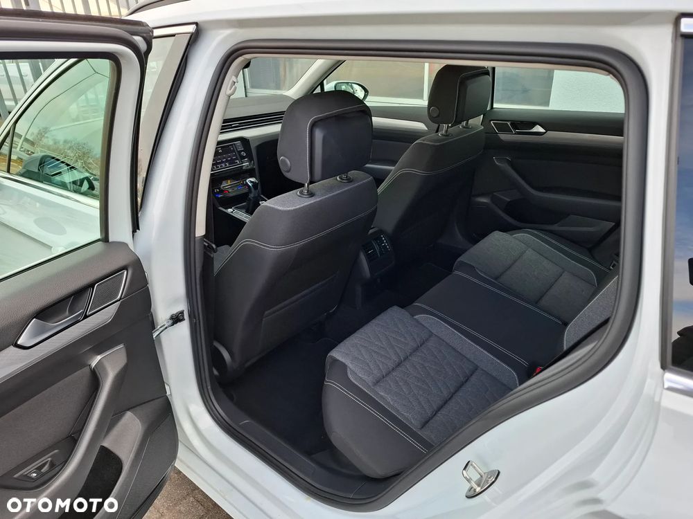 Volkswagen Passat 1.5 TSI EVO Business - 15