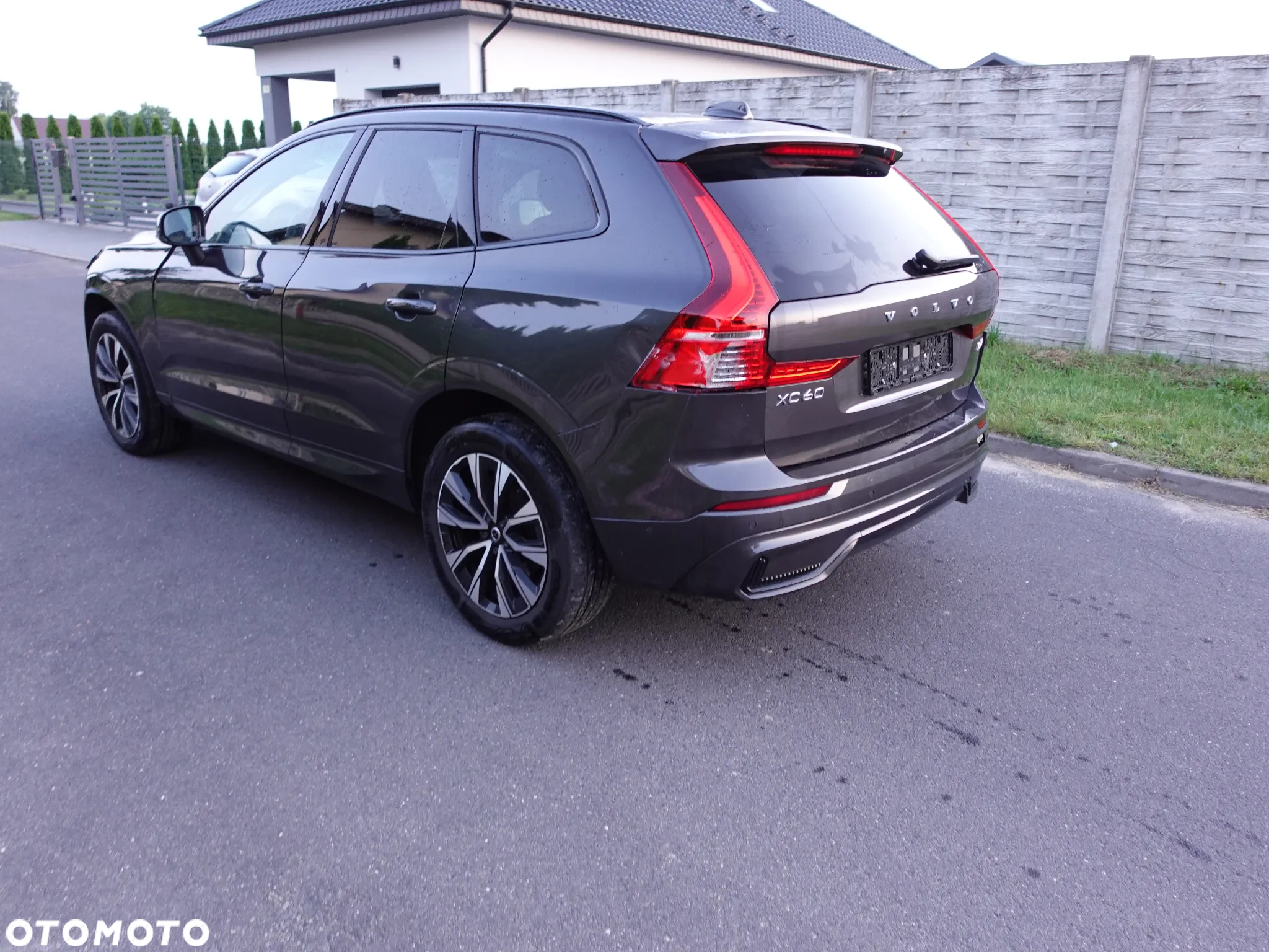 Volvo XC 60 B4 D AWD Plus Dark - 2