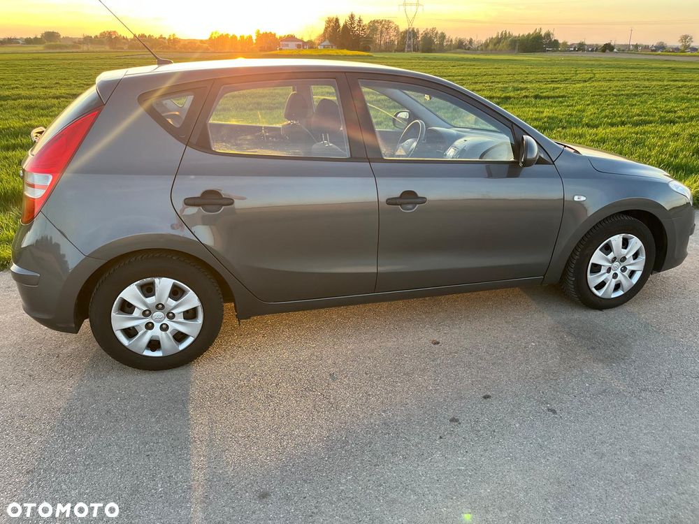 Hyundai i30 1.4 Base + - 30