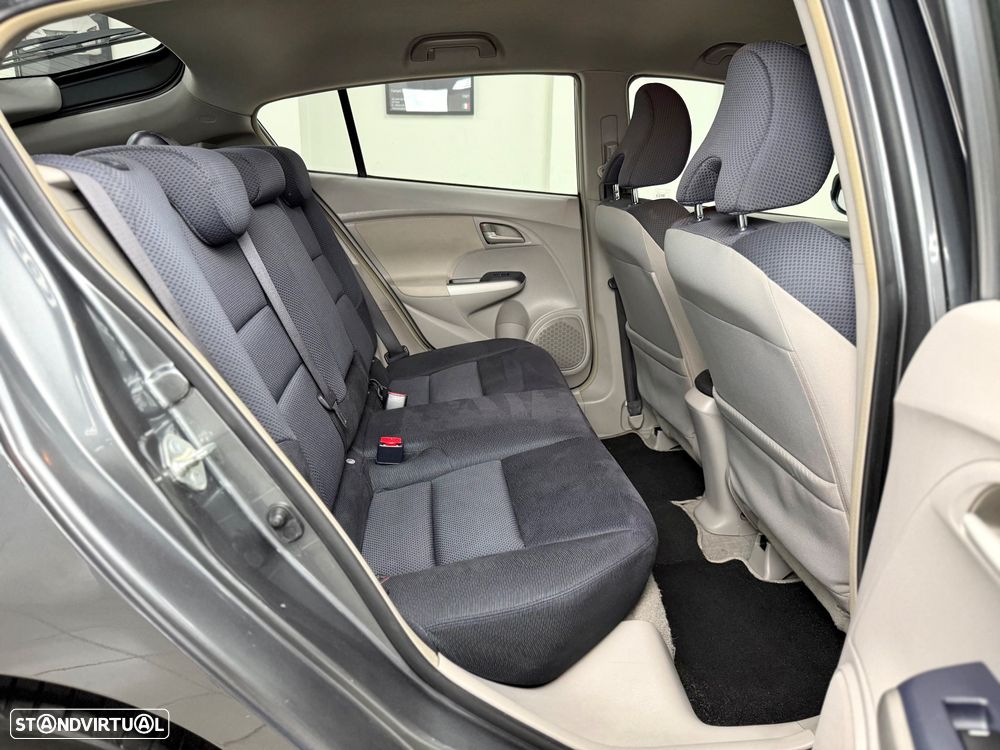 Honda Insight 1.3 IMA i-VTEC Elegance - 20