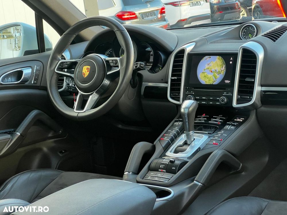 Porsche Cayenne - 8