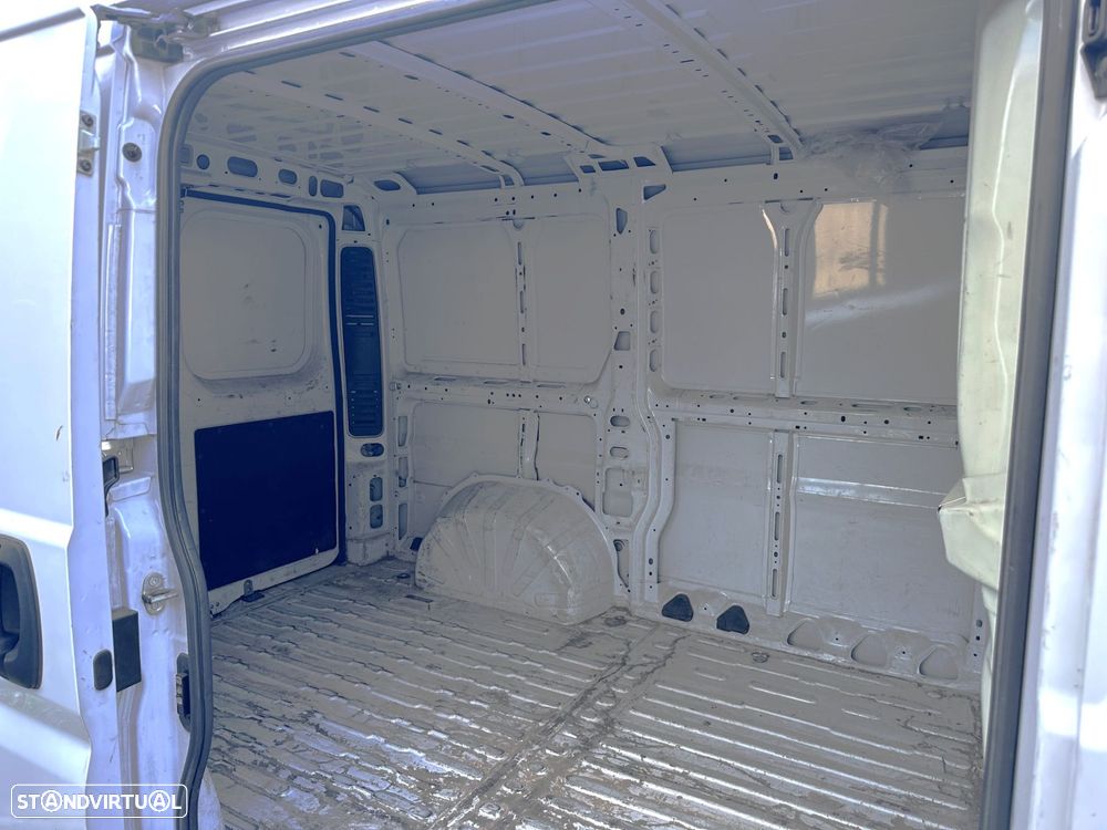 Peugeot Boxer 2.2 BlueHDi 330 L1H1 Pro - 11