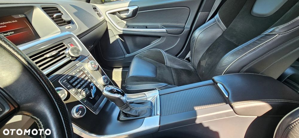 Volvo V60 T3 Momentum - 12