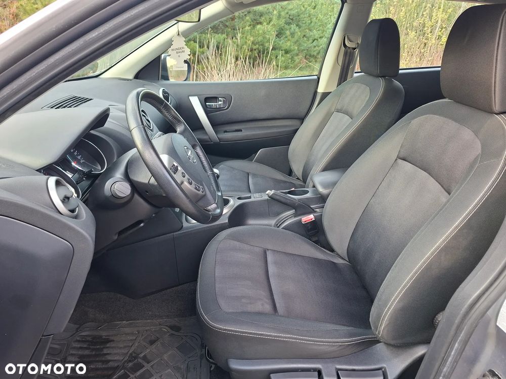 Nissan Qashqai 1.6 visia - 2