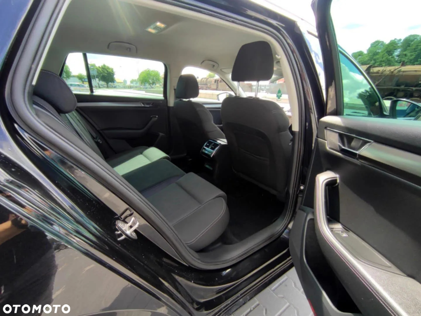 Skoda Superb 2.0 TDI SCR 4x4 Style DSG - 5