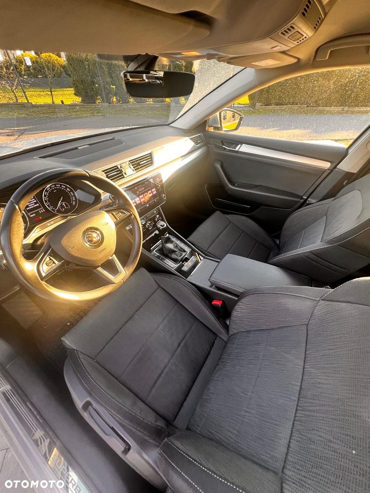 Skoda Superb 2.0 TDI Ambition - 6