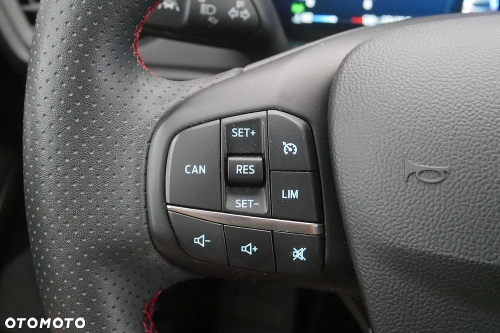 Ford Focus 1.0 EcoBoost mHEV ST-Line X - 27