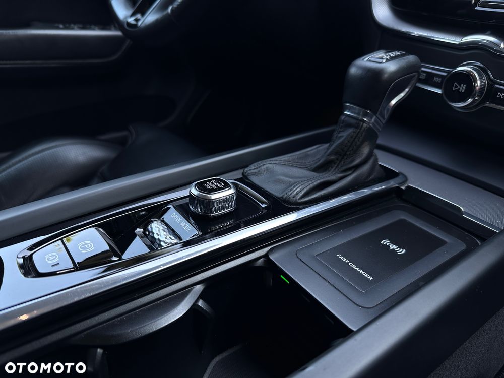 Volvo XC 60 T5 GPF AWD Inscription - 25