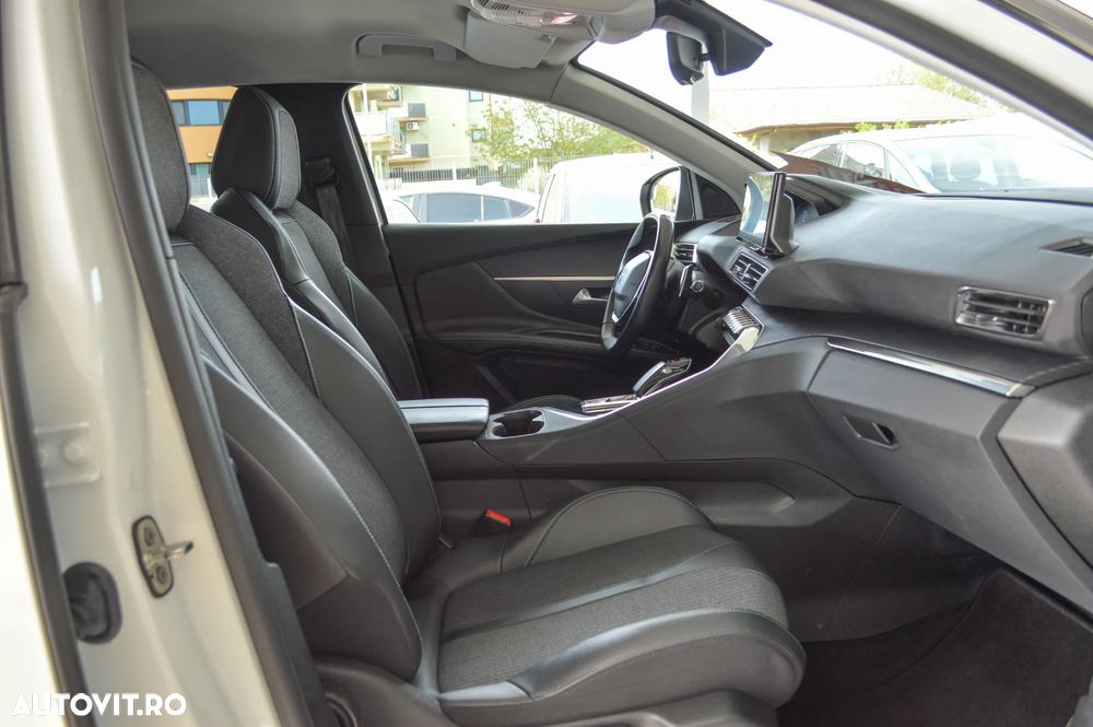 Peugeot 3008 225 e-EAT8 Allure Pack - 31