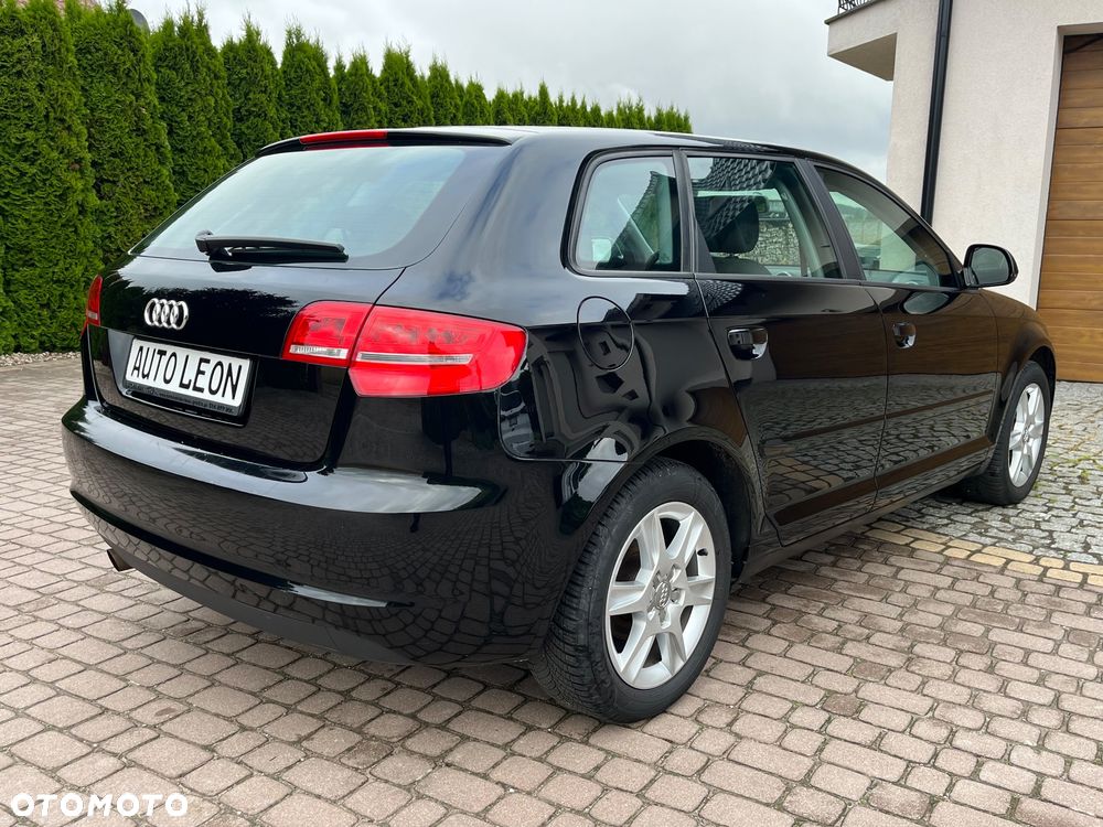 Audi A3 Sportback 1.6 Ambiente - 11