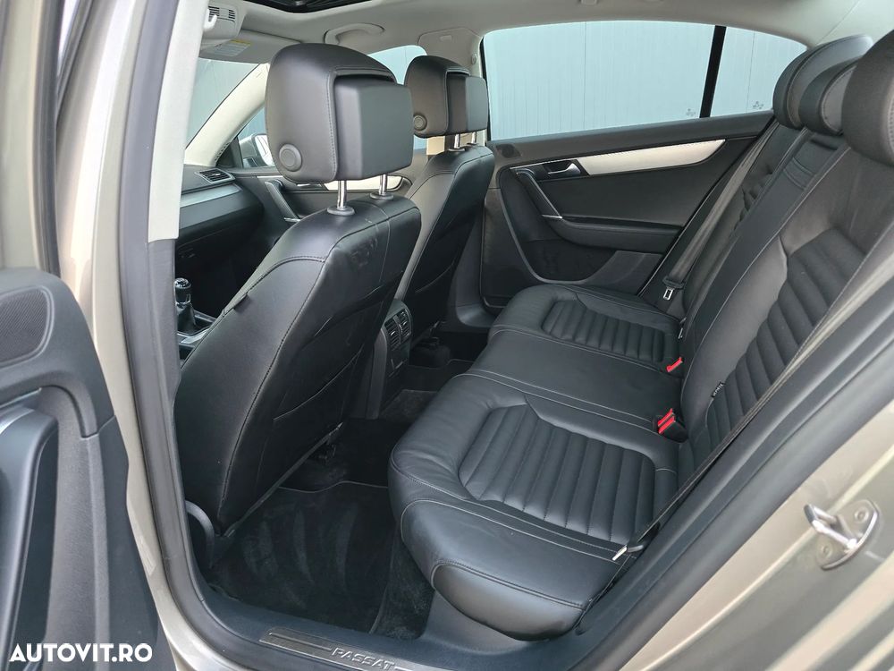 Volkswagen Passat 2.0 Blue TDI DPF Highline - 12