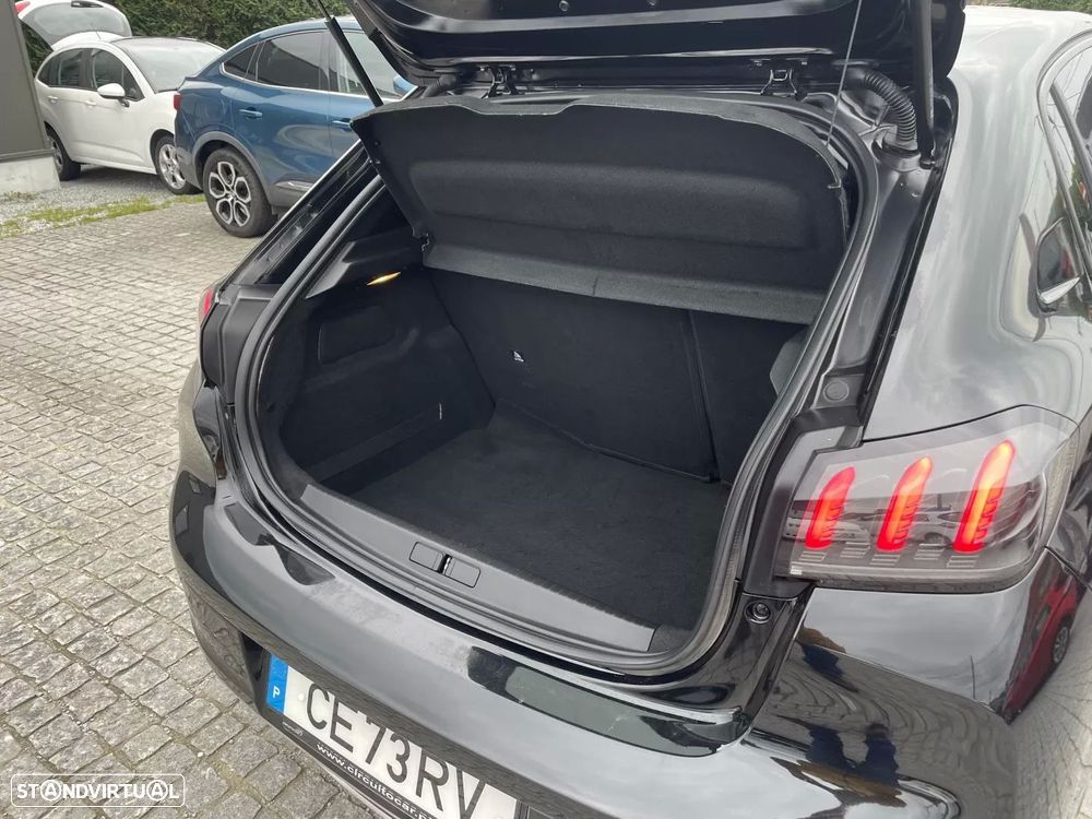 Peugeot 208 1.2 PureTech Allure - 19