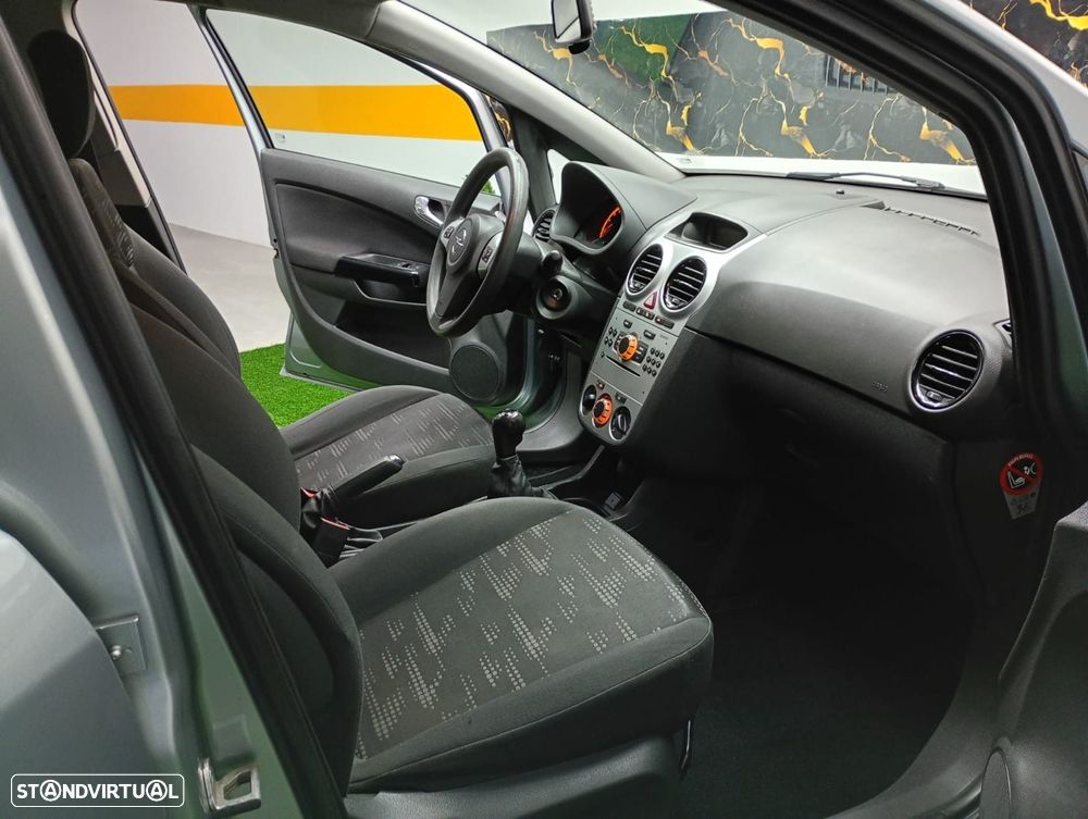 Opel Corsa 1.2 Cosmo - 10