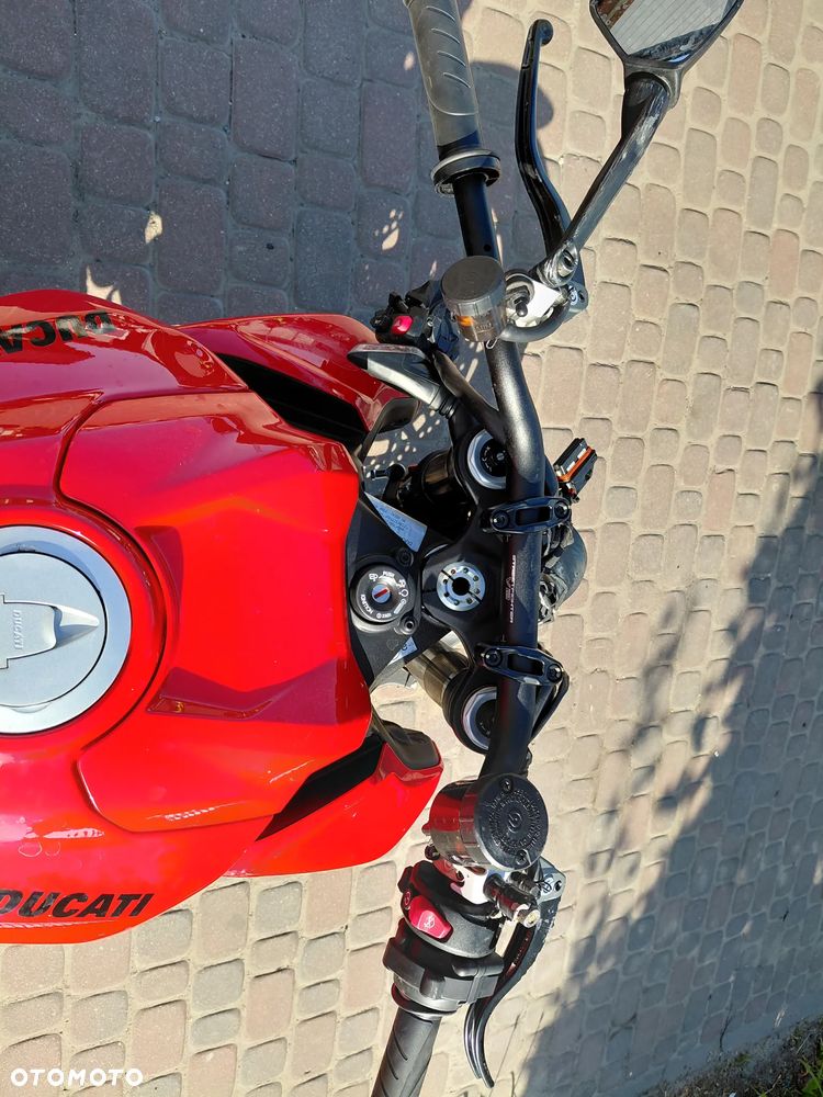Ducati Streetfighter V2 - 9