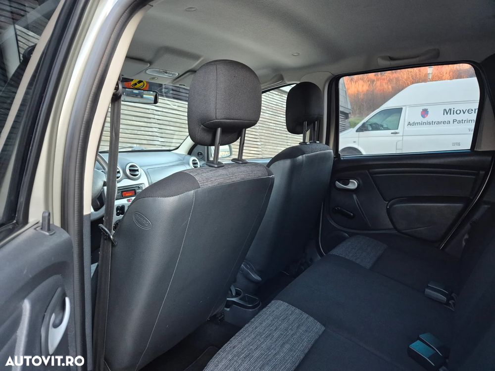 Dacia Duster 1.6 16V 4x2 Prestige - 8