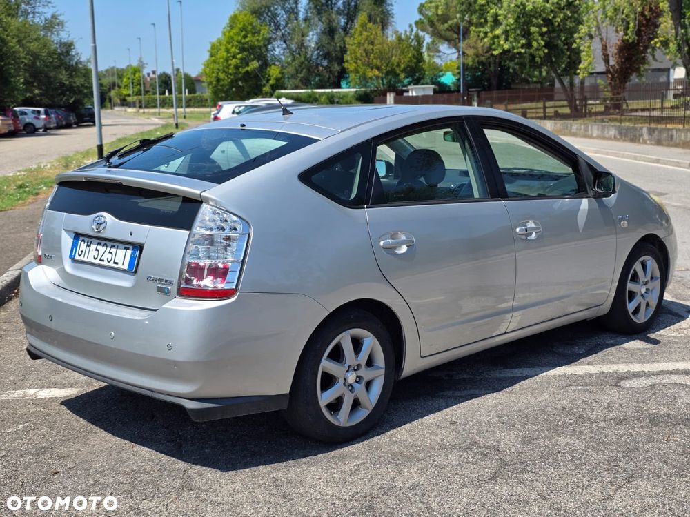 Toyota Prius 1.5 VVT-i Prestige - 5