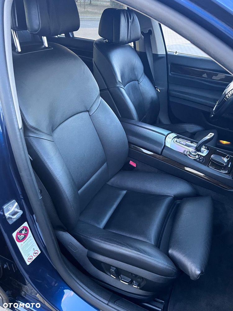 BMW Seria 7 740d xDrive - 14