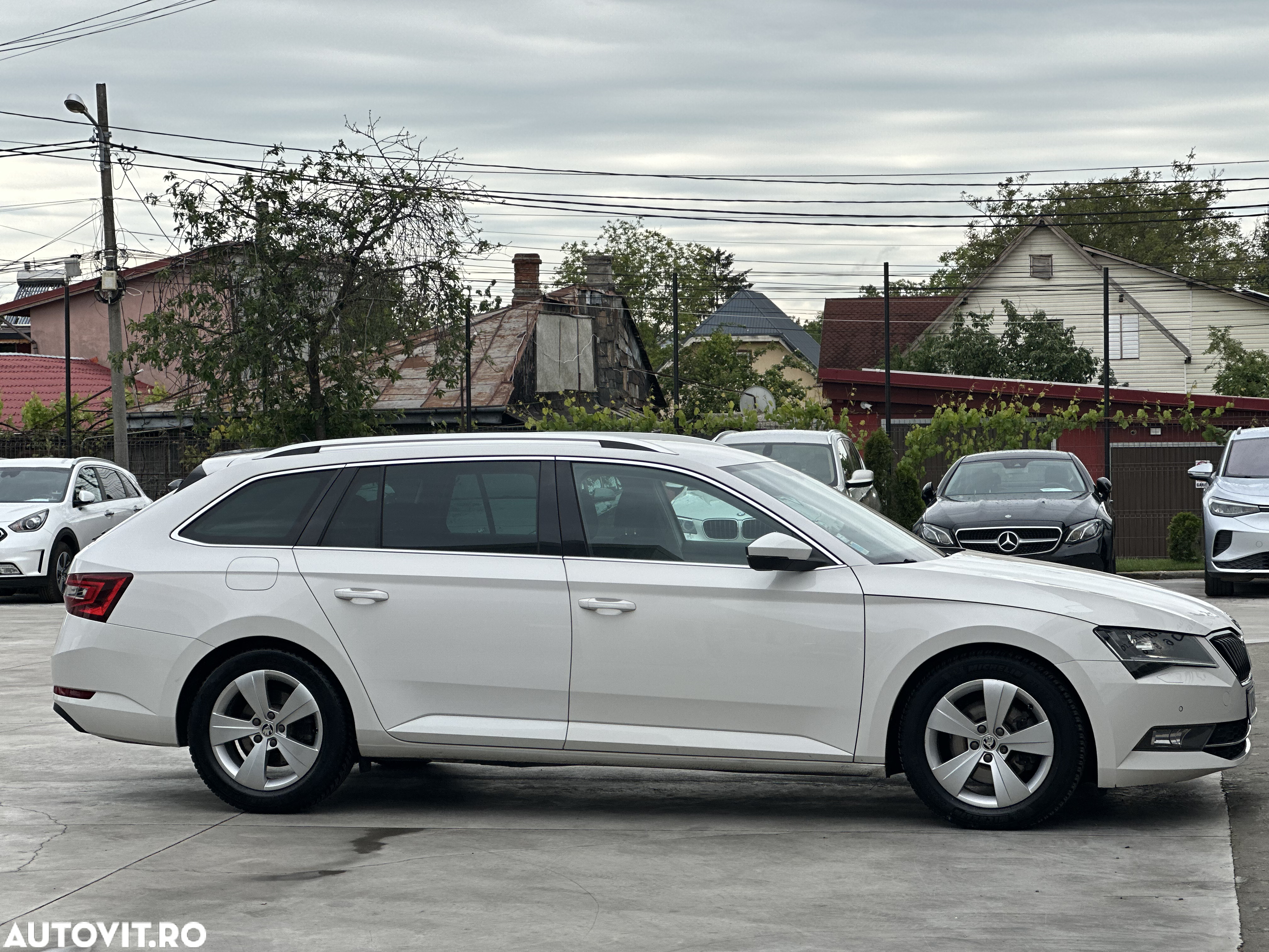 Skoda Superb Combi 2.0 TDI DSG Ambition - 31