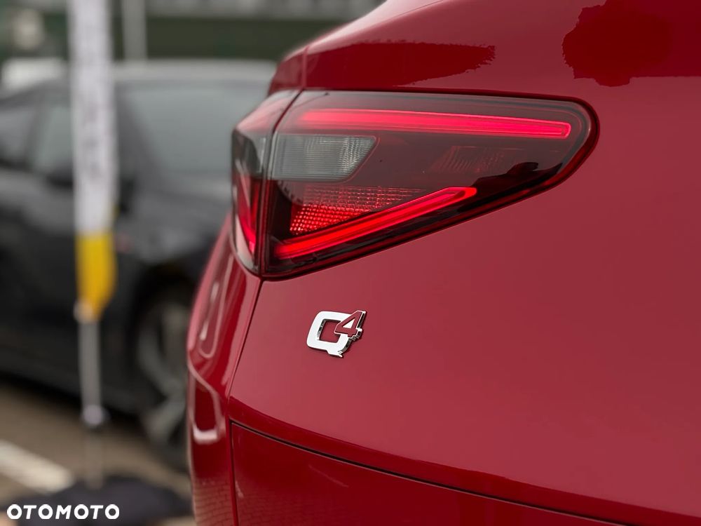 Alfa Romeo Stelvio - 15