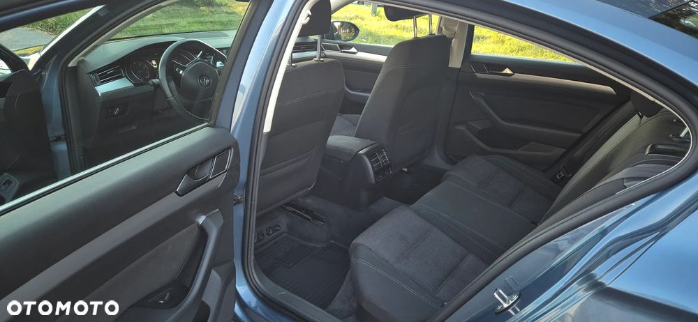Volkswagen Passat - 6