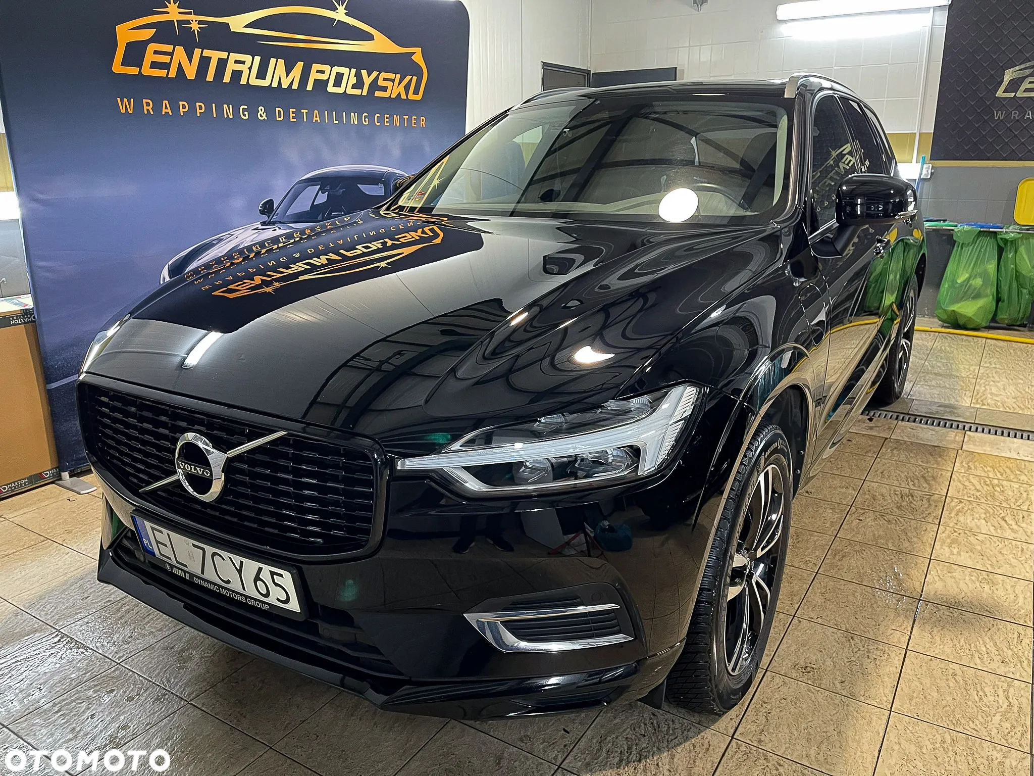 Volvo XC 60 T8 AWD Plug-In Hybrid Momentum Pro - 23