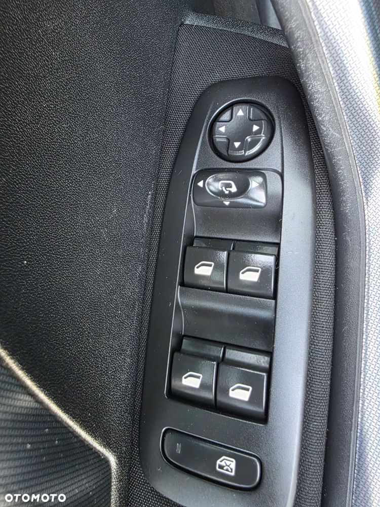 Peugeot 2008 1.2 Pure Tech Allure S&S - 26
