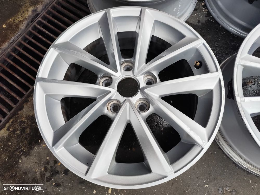 Renault Megane IV 4 - JANTES 16 POLEGADAS - J170 - 2