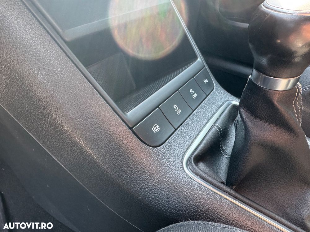 Volkswagen Golf Plus 1.6 TDI DPF BlueMotion Technology Team - 6