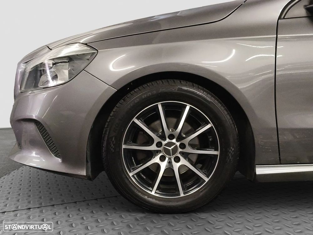Mercedes-Benz A 180 CDI (BlueEFFICIENCY) Urban - 29
