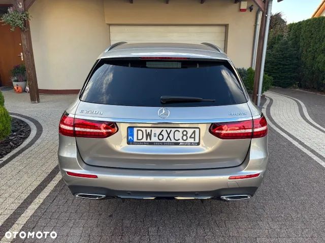 Mercedes-Benz Klasa E 220 d 4-Matic Business Edition - 6