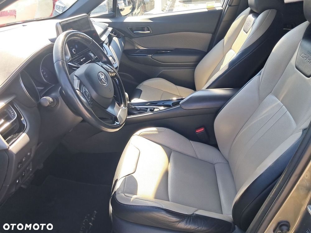 Toyota C-HR 2.0 Hybrid Executive - 8