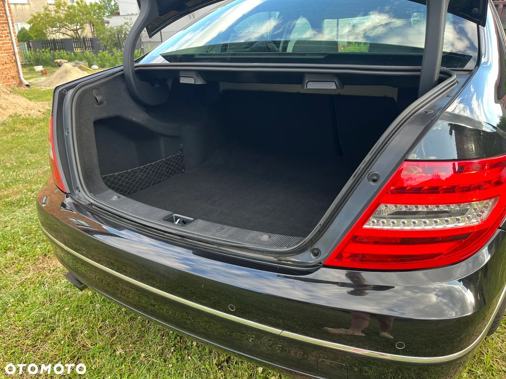 Mercedes-Benz Klasa C 250 CGI BlueEff Avantgarde - 13