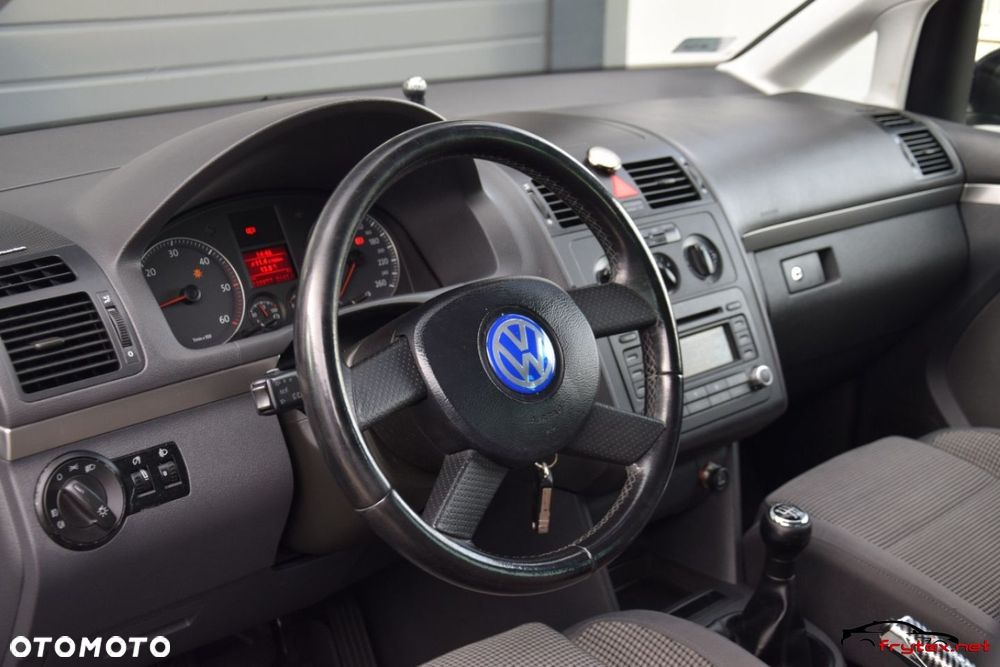 Volkswagen Touran - 18