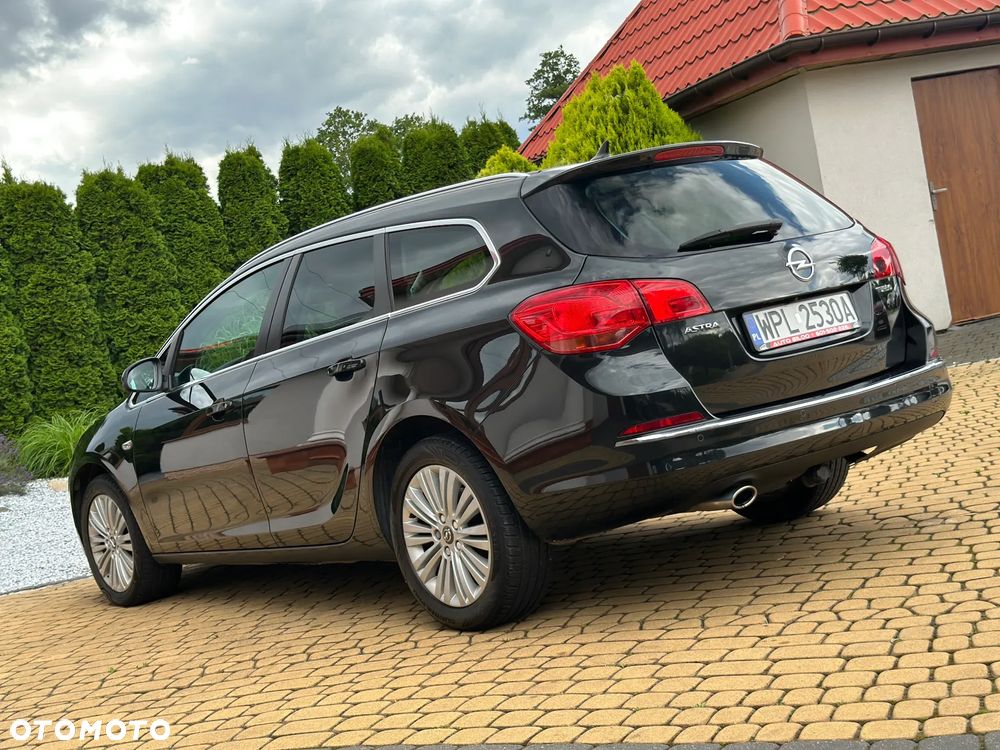 Opel Astra IV 1.6 T SIDI Cosmo S&S - 38