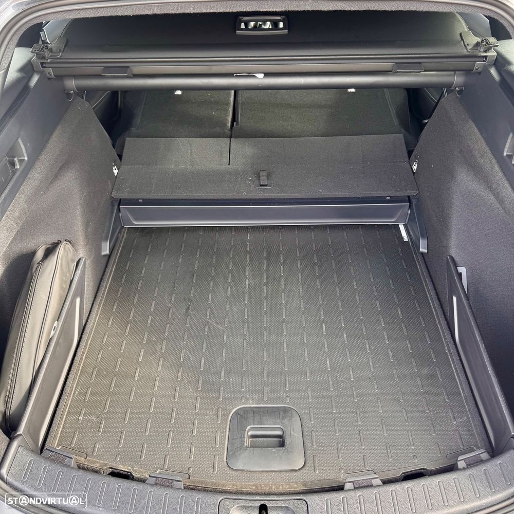 Toyota Corolla 1.8 Hybrid Exclusive - 34