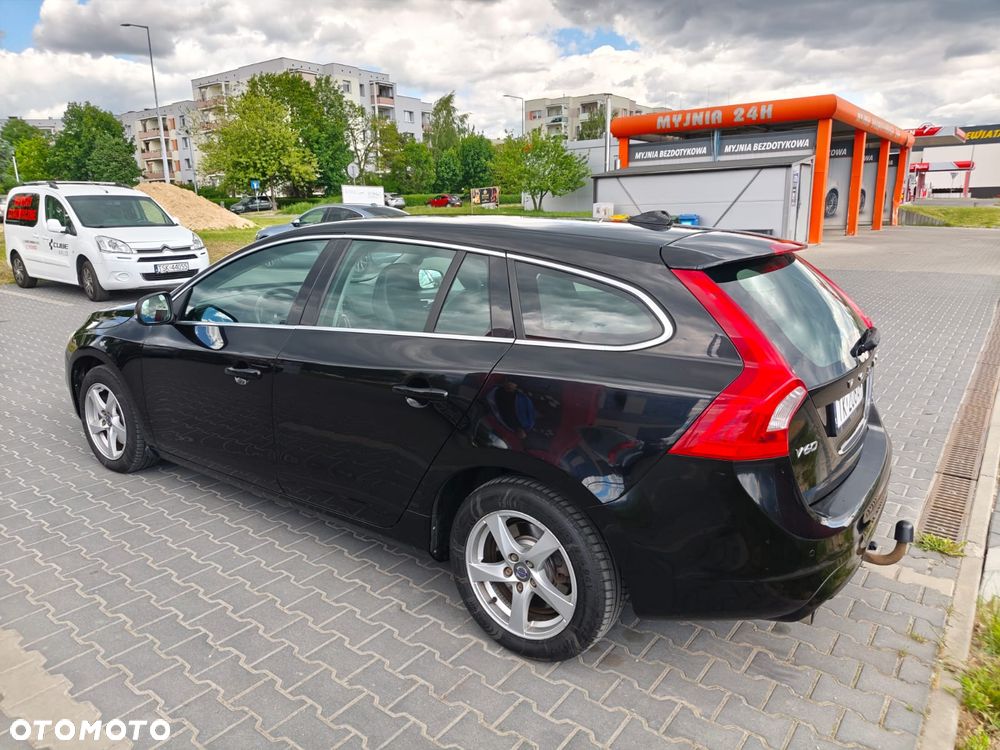 Volvo V60 D3 Drive-E Dynamic Edition (Momentum) - 11